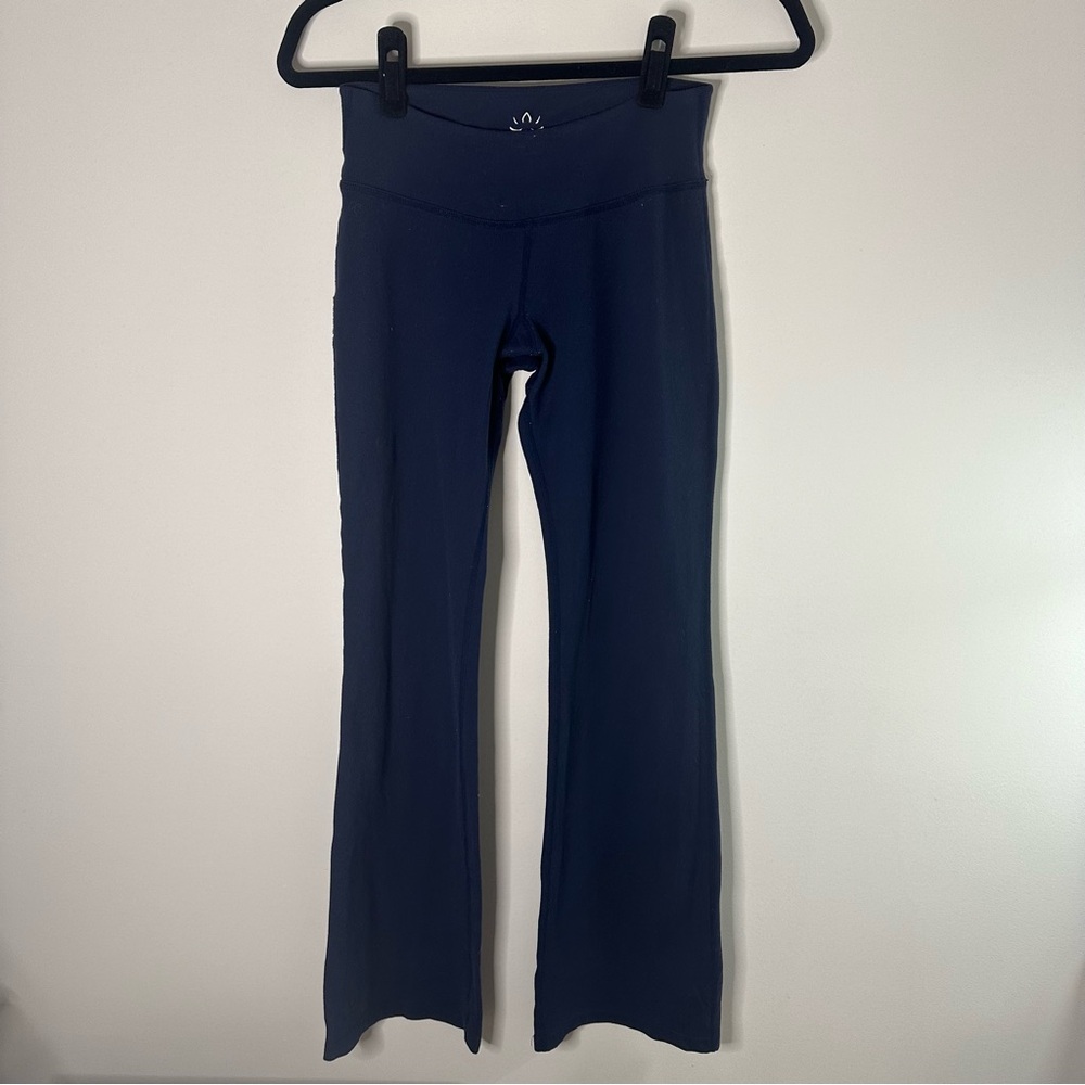 Beyond Yoga women’s navy blue flare yoga pants XS